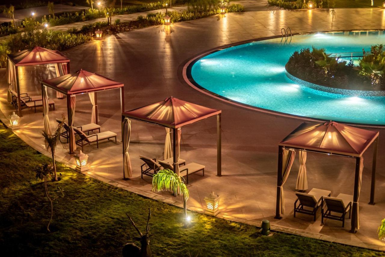 Hawthorn Suites By Wyndham Dwarka المظهر الخارجي الصورة