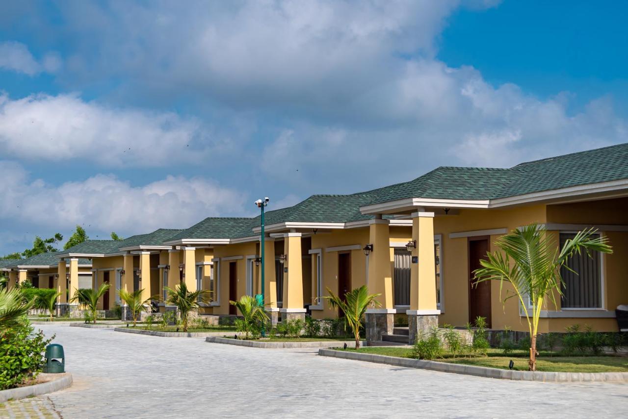 Hawthorn Suites By Wyndham Dwarka المظهر الخارجي الصورة