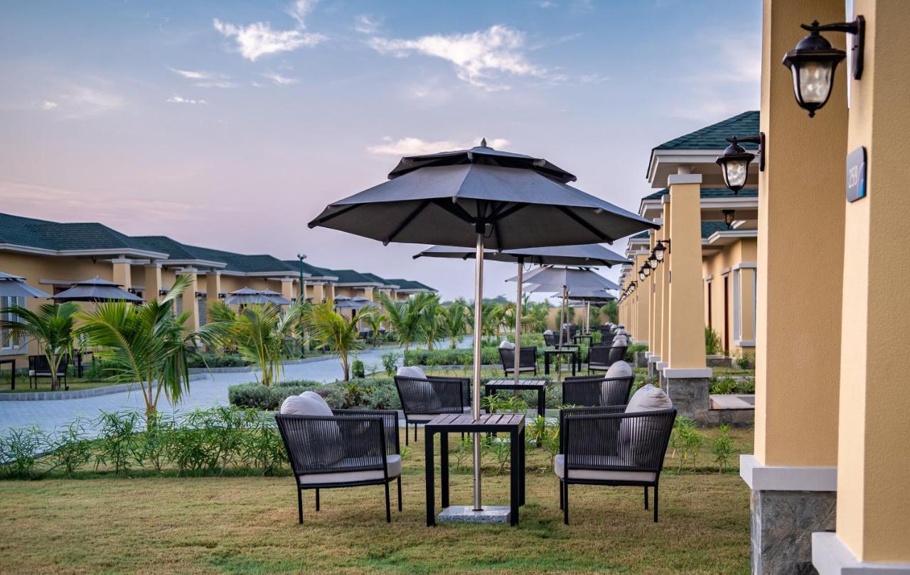 Hawthorn Suites By Wyndham Dwarka المظهر الخارجي الصورة