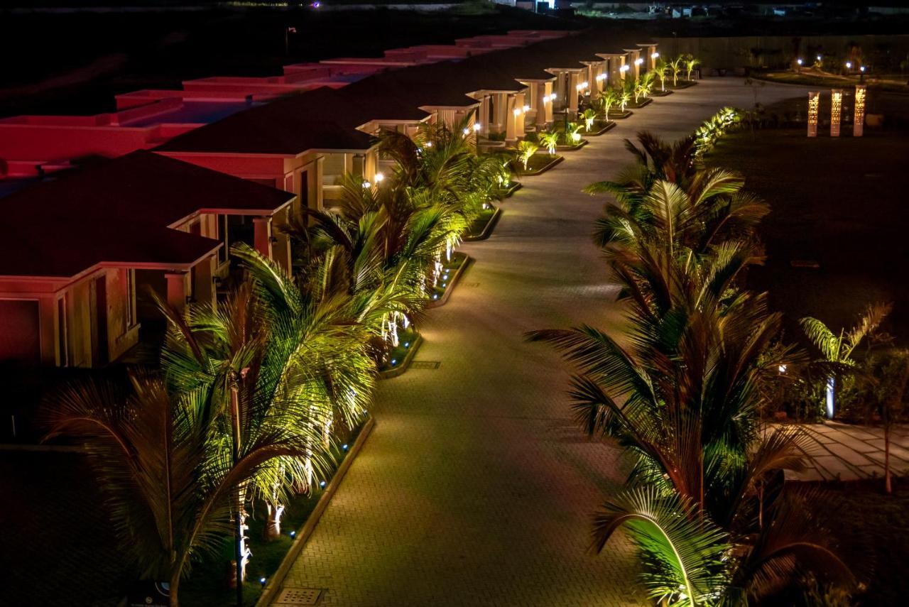 Hawthorn Suites By Wyndham Dwarka المظهر الخارجي الصورة