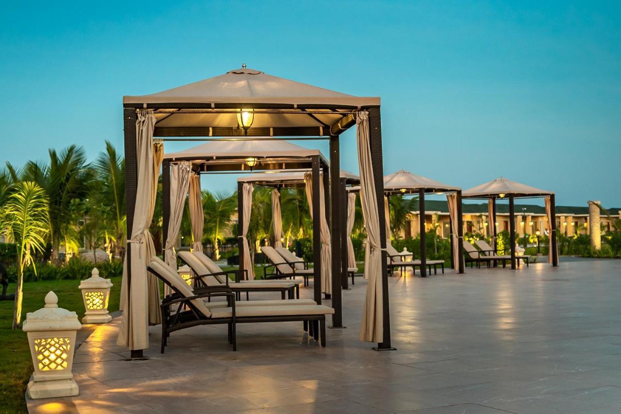 Hawthorn Suites By Wyndham Dwarka المظهر الخارجي الصورة