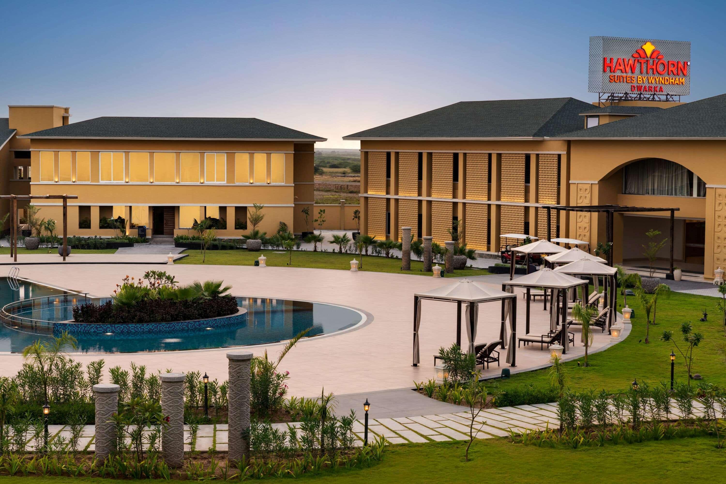 Hawthorn Suites By Wyndham Dwarka المظهر الخارجي الصورة