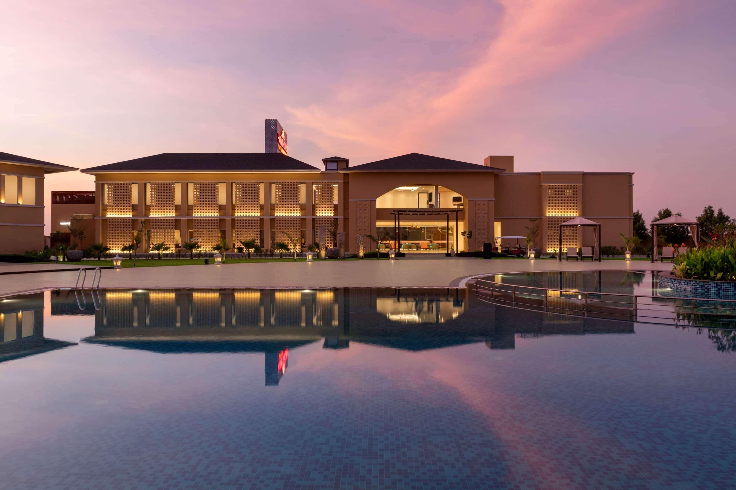 Hawthorn Suites By Wyndham Dwarka المظهر الخارجي الصورة