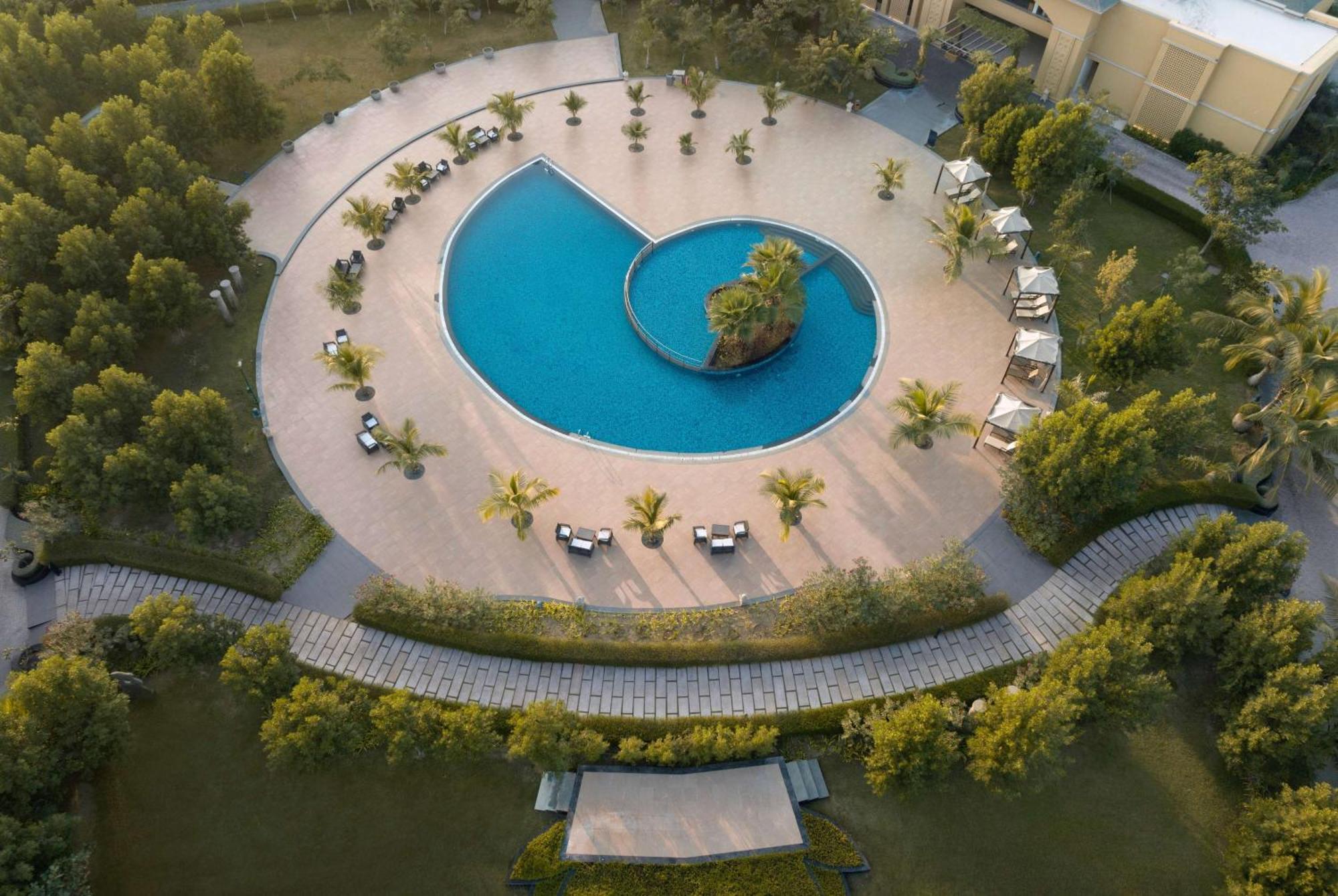 Hawthorn Suites By Wyndham Dwarka المظهر الخارجي الصورة