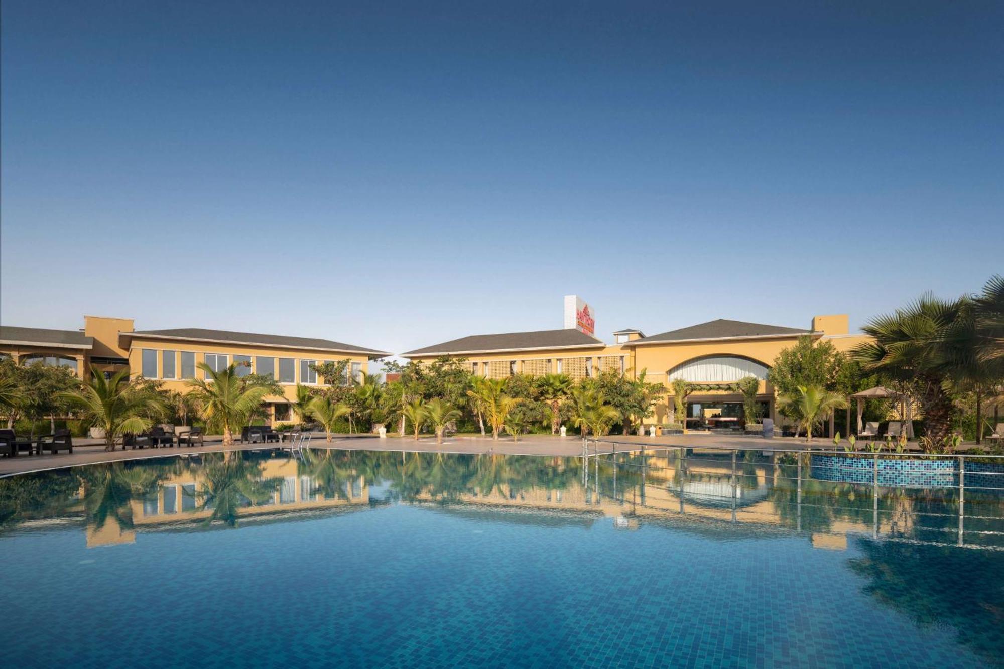Hawthorn Suites By Wyndham Dwarka المظهر الخارجي الصورة